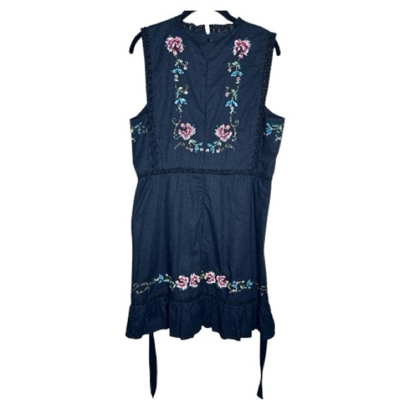 Stellah Embroidered Placement & Lace Black Dress Size Large - Picture 9 of 16